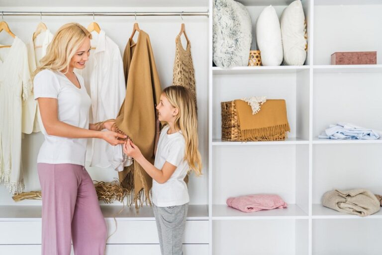 10 Ways to Make Your Moms Wardrobe Look Fabulous